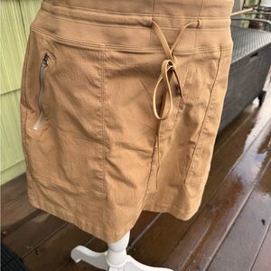Athleta Beige Skirt with Textured Design